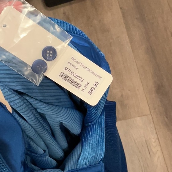 NWT Soft Surroundings Textured Velvet Boyfriend Blue Button Down Shirt Size 2X - Picture 7 of 11